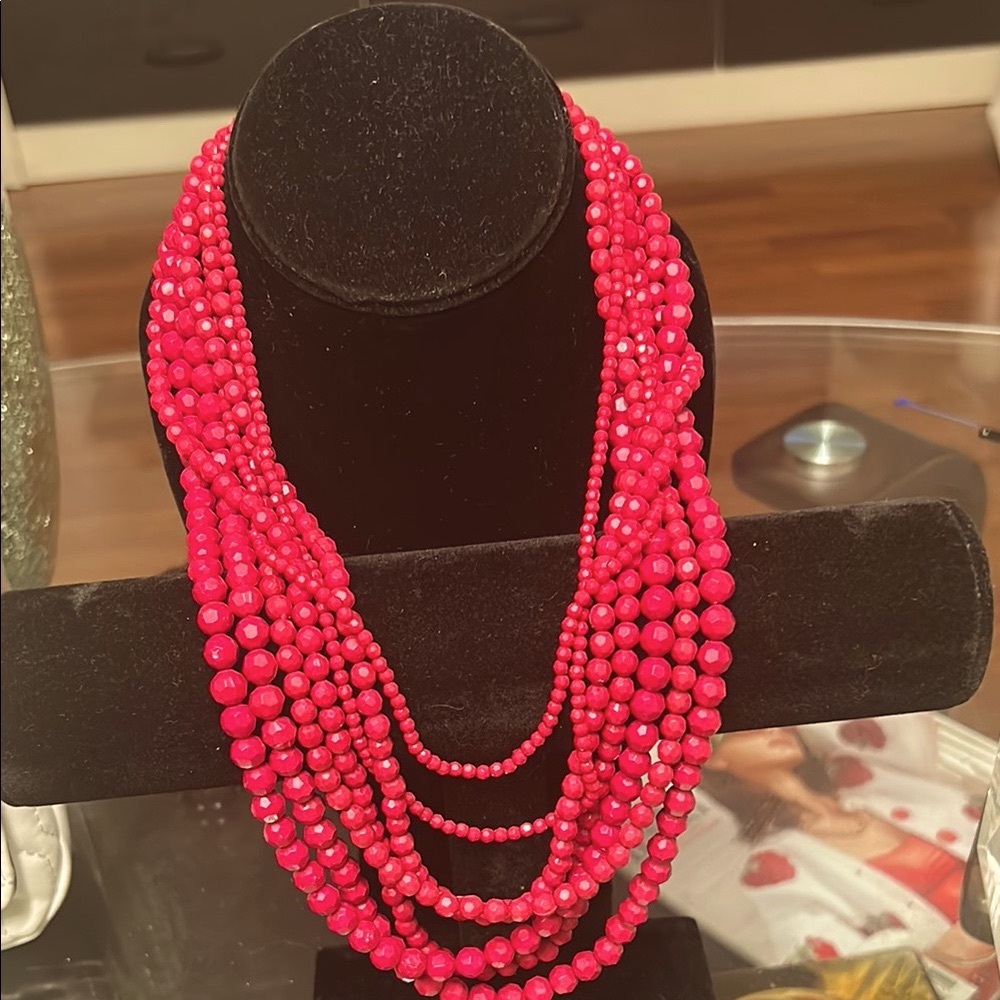 Elegant Pink Beaded Necklace - Picture 2 of 3